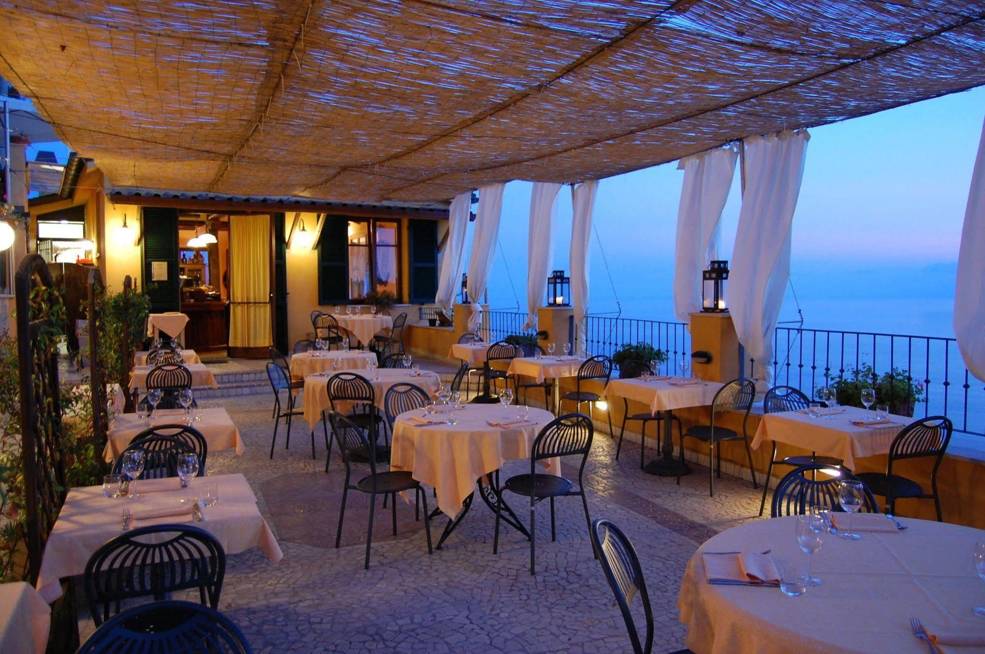 Aparthotel Il Borgo Di Campi Riomaggiore Exterior foto